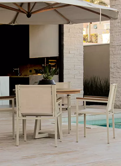 Mesa e Cadeiras em Tela Sling